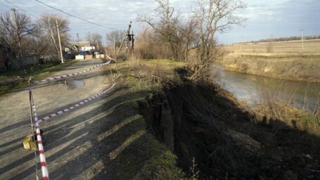 Режим ЧС введен в Изобильненском округе из-за оползня