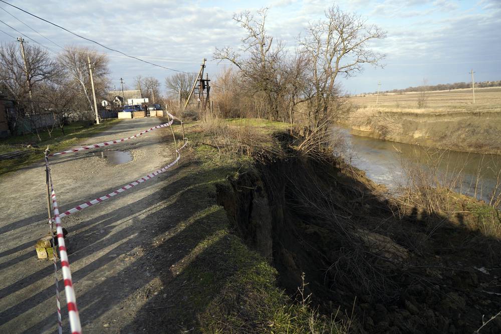 Режим ЧС введен в Изобильненском округе из-за оползня